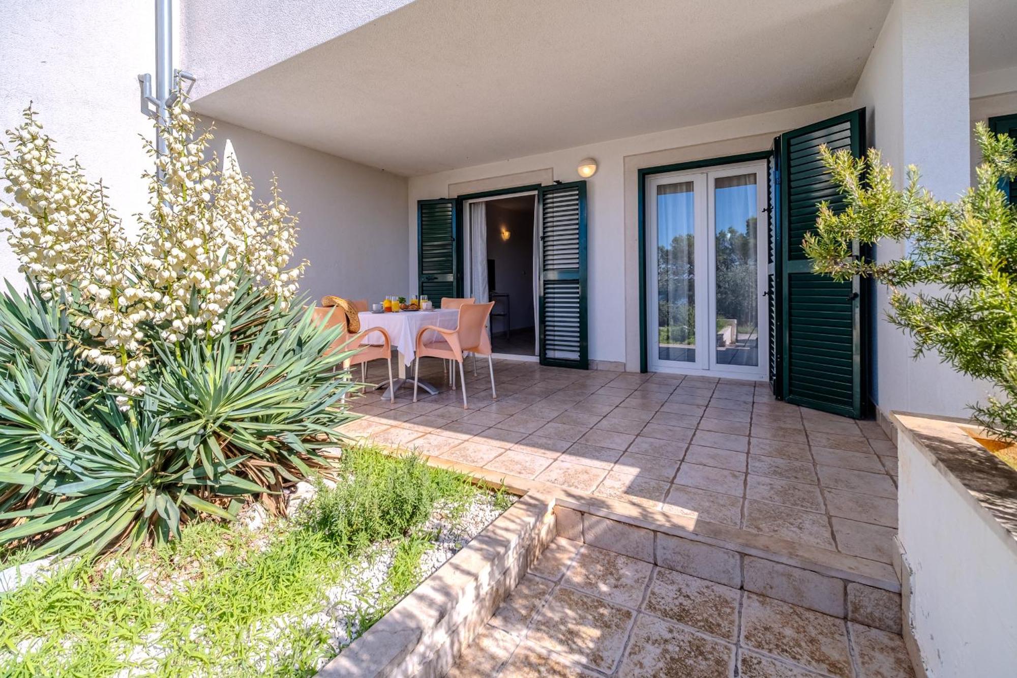 Apartment Milna - With Swimming Pool & Amazing Seaviews, Above Bijaka Beach Milna (Brac) Exterior foto