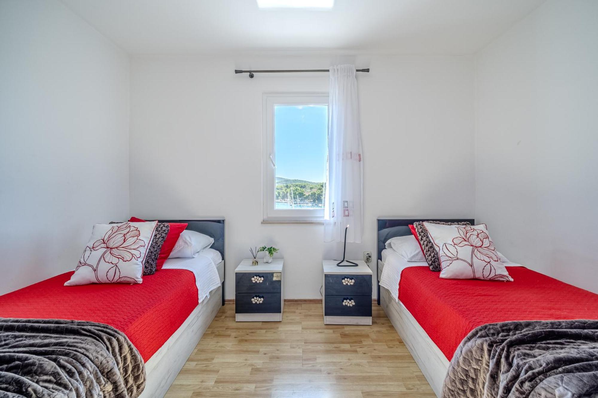 Apartment Milna - With Swimming Pool & Amazing Seaviews, Above Bijaka Beach Milna (Brac) Exterior foto