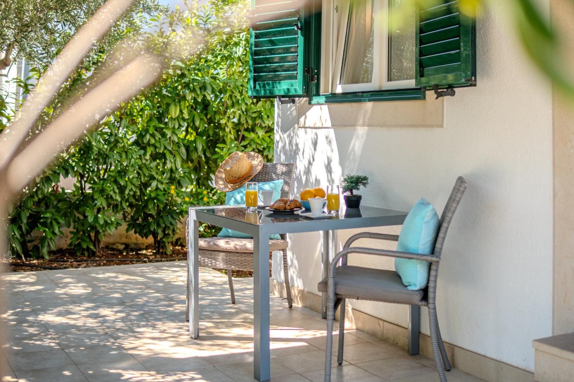 Apartment Milna - With Swimming Pool & Amazing Seaviews, Above Bijaka Beach Milna (Brac) Exterior foto